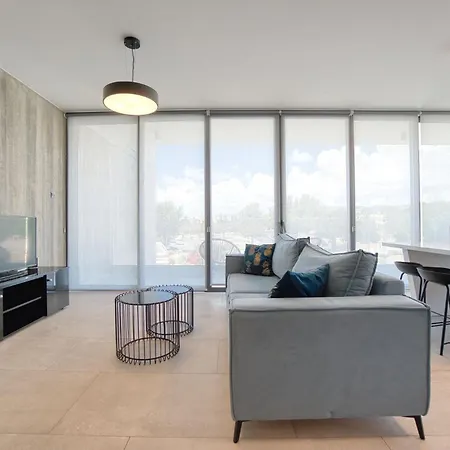 Avenue 201 2 Bed 公寓 Paphos