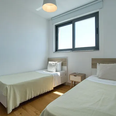 Avenue 201 2 Bed شقة